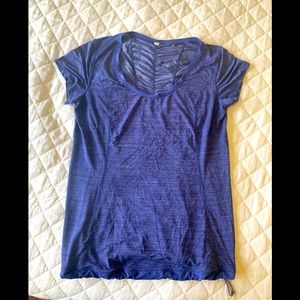 Lululemon workout top